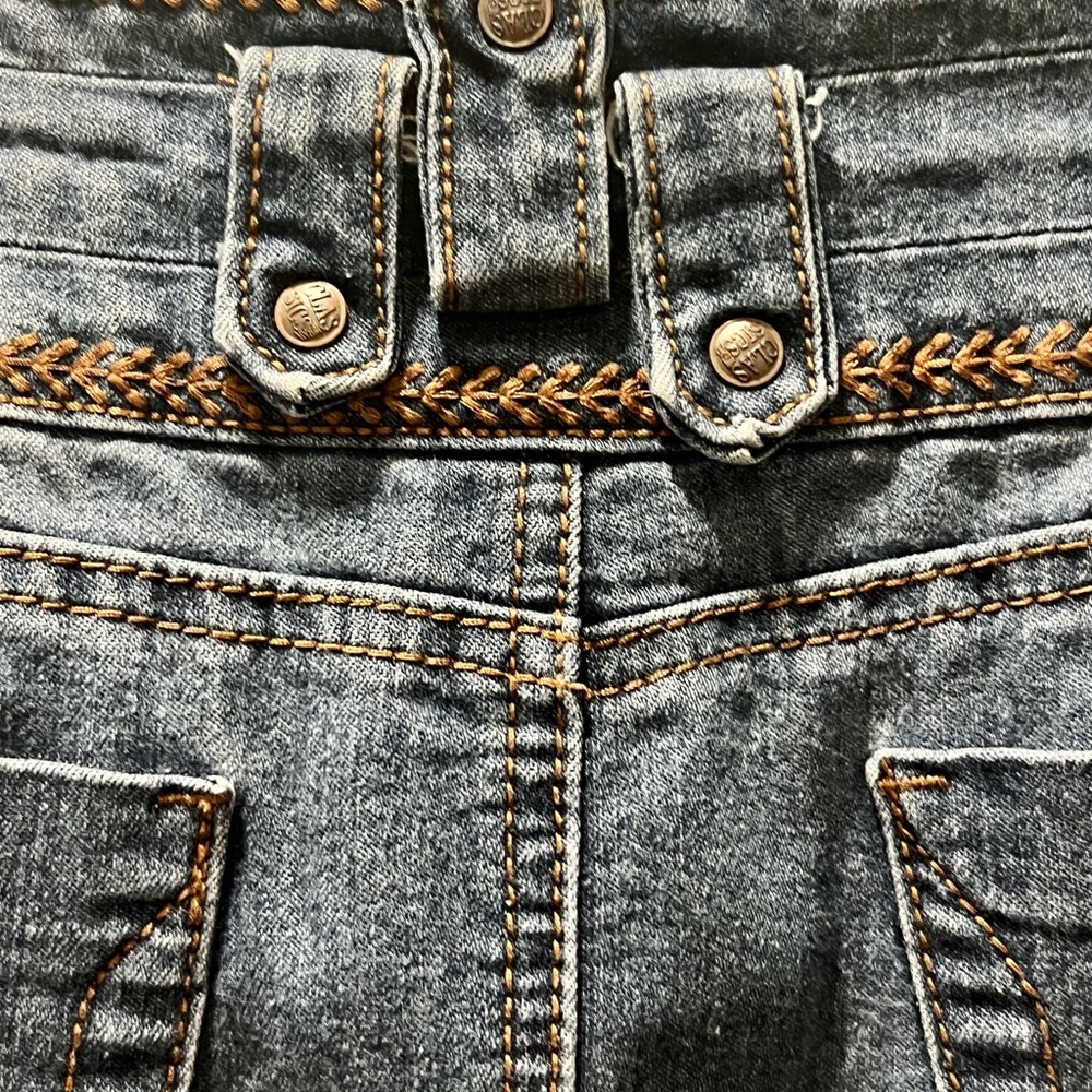 No Fuze Jeans Blue Denim Pencil Skirt - size 3/4. 3 button and zipper front. - Picture 4 of 6
